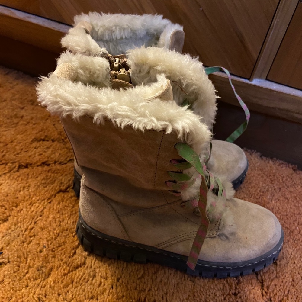 Fur Boots - Picture 2 of 5